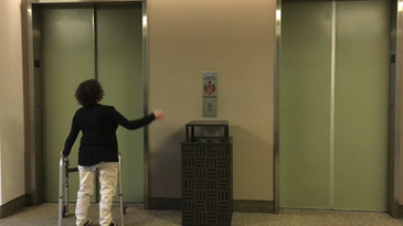 Donna On The Go :  ELEVATOR 